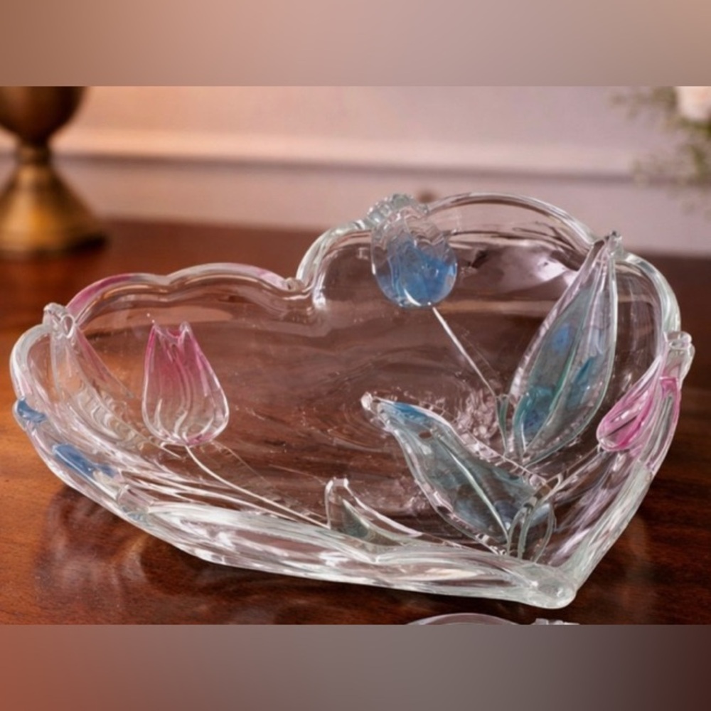 Vintage 1980's Mikasa Trivioli Crystal 9” Heart With 3D Tulips
Glass Dish